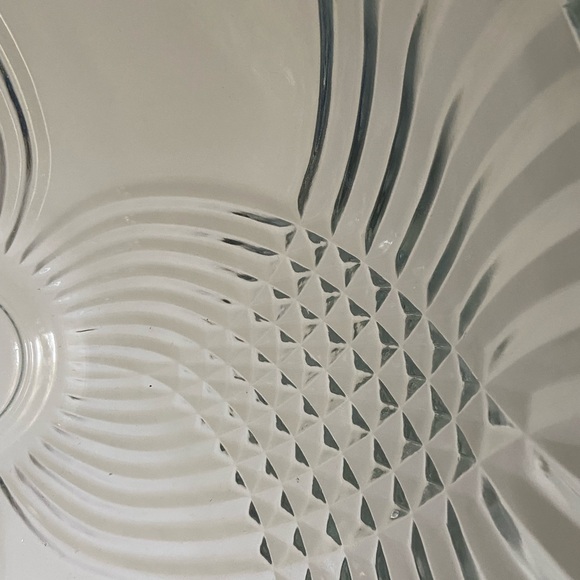 Vintage clear cut Indiana glass serving bowl - Picture 5 of 11